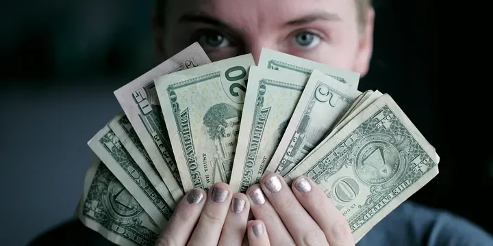 Featured image of post Can Money Really Attract Women?